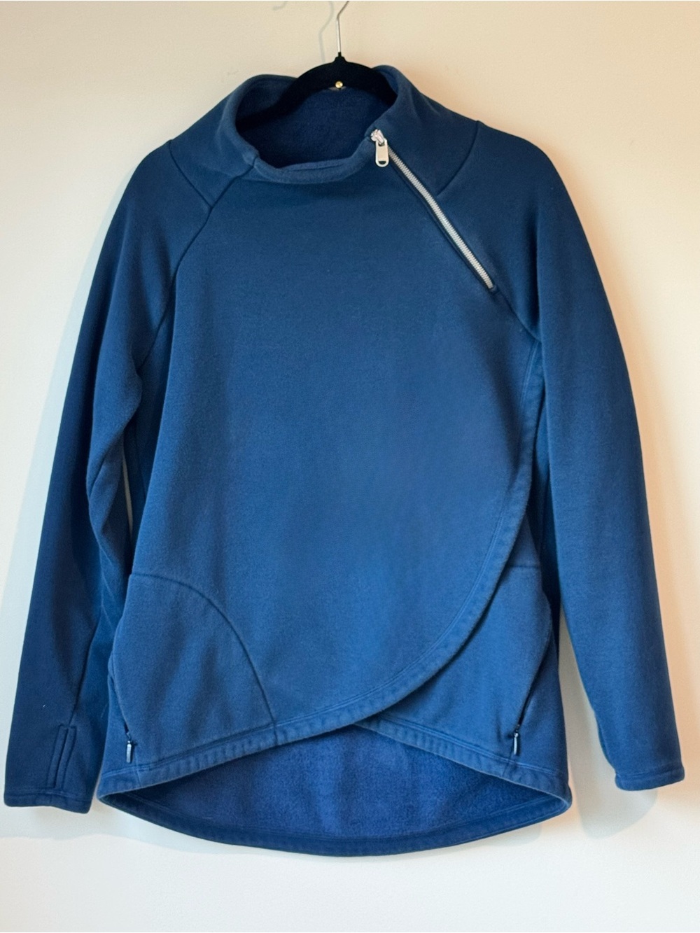 Athleta Women’s Medium Blue Cozy Karma Asymmetrical Sweatshirt Half Zip Pullover